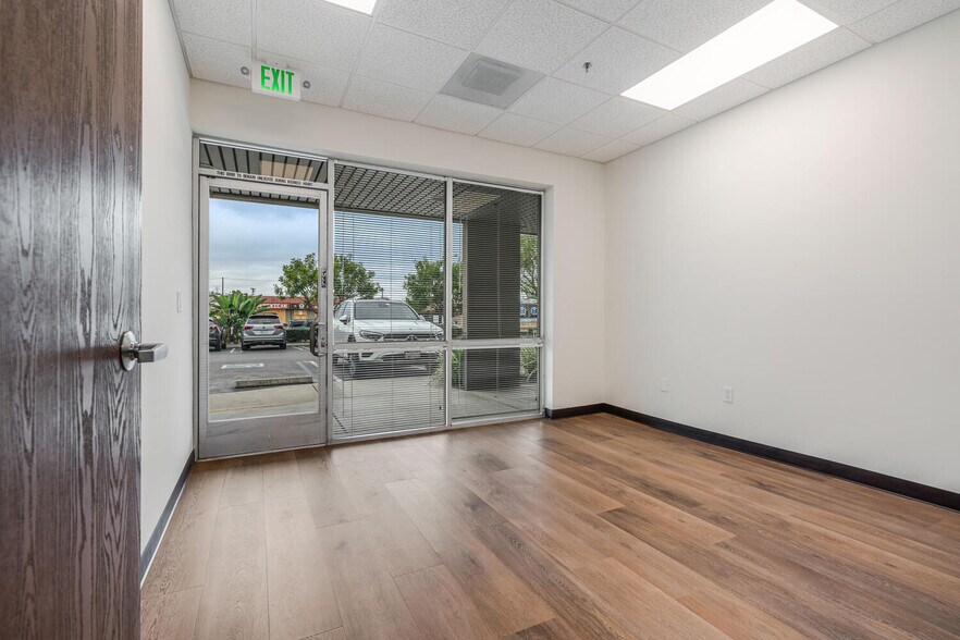 More Photos Of 12711 Ramona Blvd, Baldwin Park Warehouse For Lease