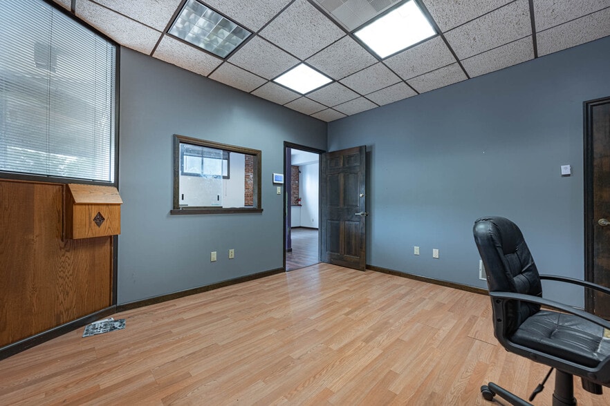 More Photos Of 1117 E 3rd St, Dayton Storefront Retail Office For Lease