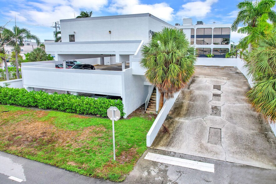 More Photos Of 2691 E Oakland Park Blvd, Fort Lauderdale Office Residential For Lease