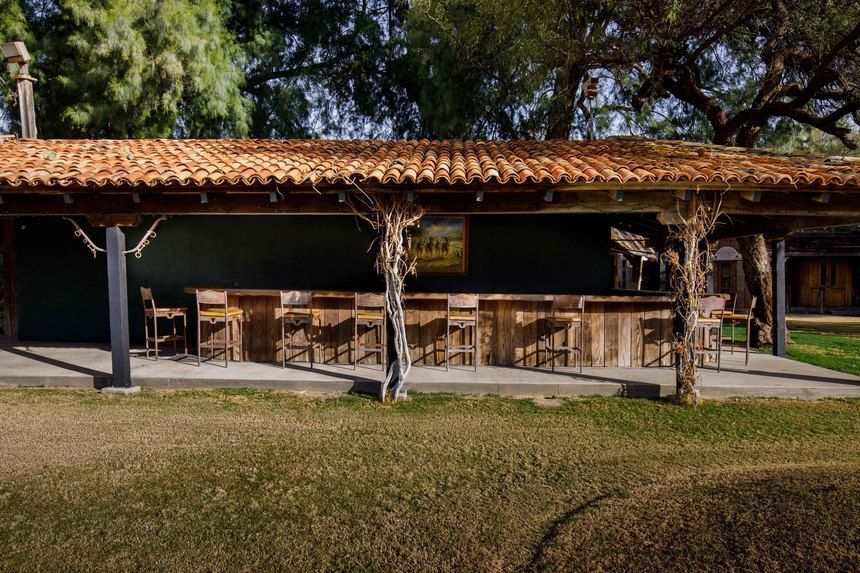 More Photos Of 13500 N Oracle Rd, Tucson Specialty For Sale