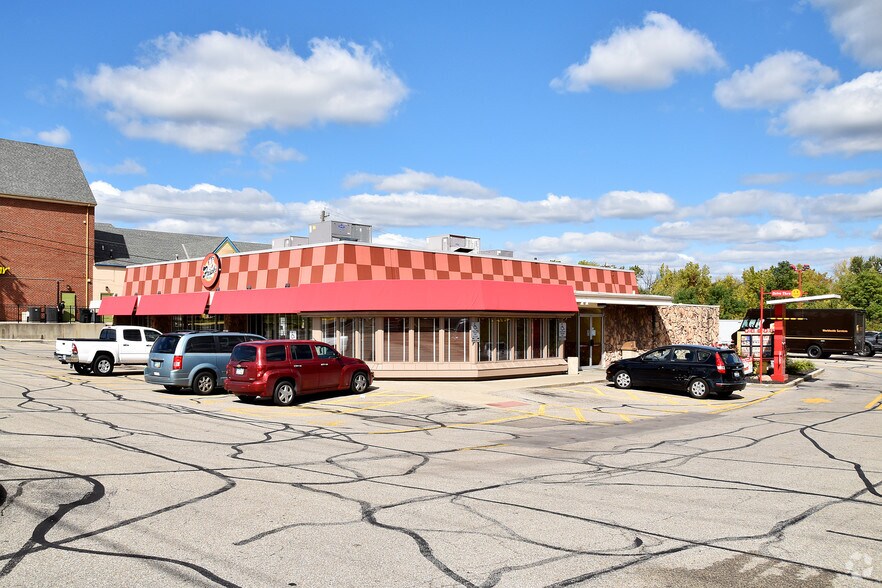 Primary Photo Of 6638 Dixie Hwy, Fairfield Restaurant For Sale