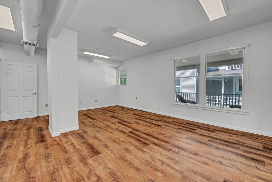 More Photos Of 14 Elm St, New Milford Office For Lease