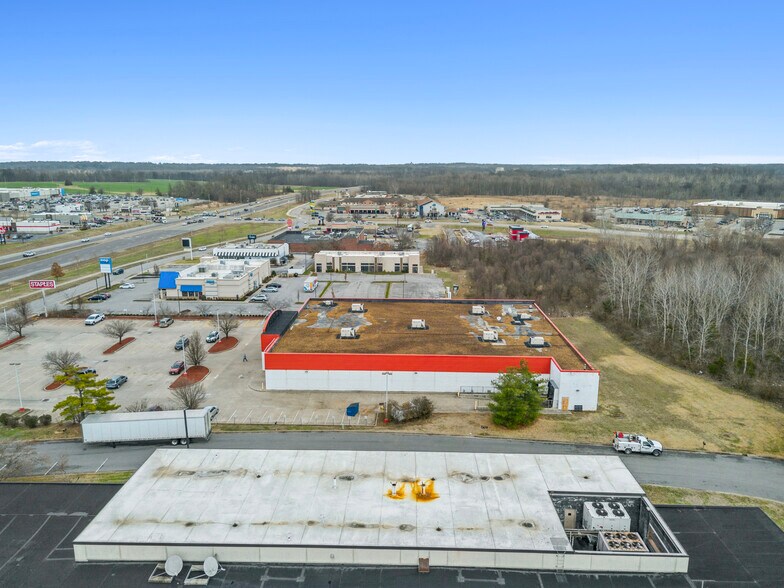 More Photos Of 1325 E Main St, Carbondale Freestanding For Sale