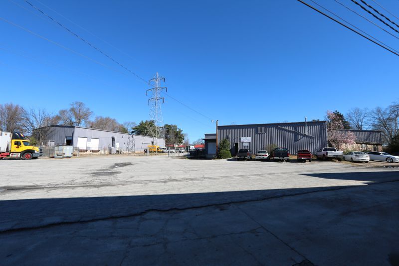More Photos Of 10 Oil Mill Rd, Greenville Warehouse For Lease