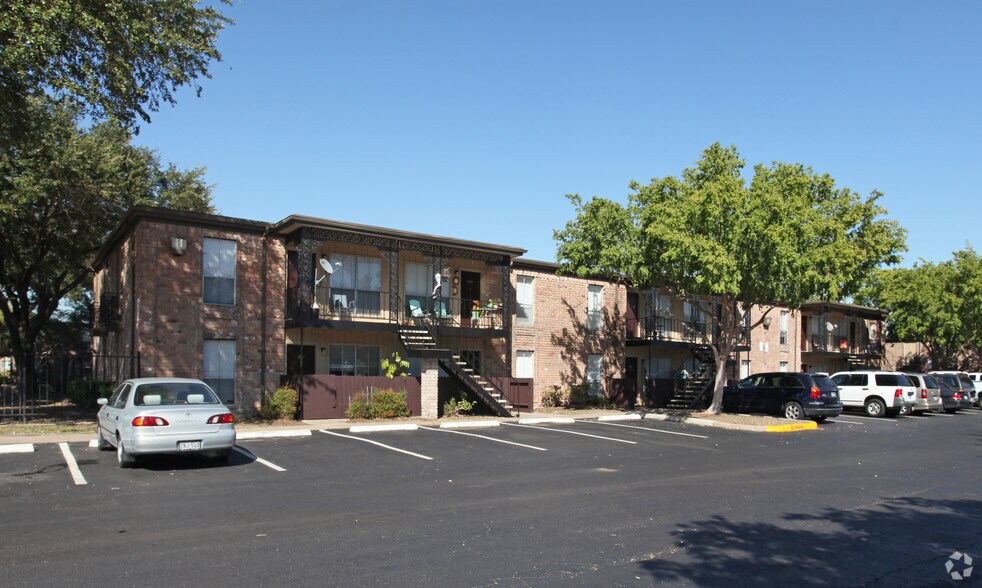 More Photos Of 10000 Hammerly Blvd, Houston Apartments For Sale