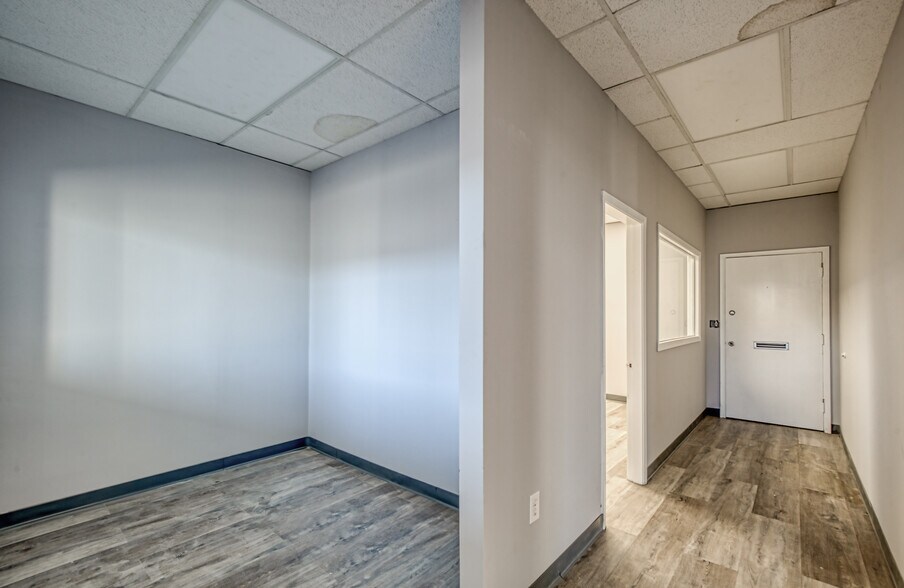More Photos Of 6501 Arlington Expy, Jacksonville Office Residential For Sale