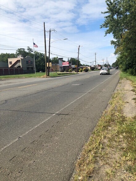 More Photos Of 1 Plumbridge Dr, Levittown Office Residential For Sale