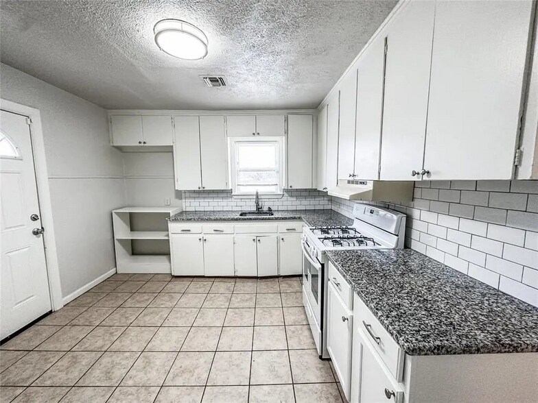 More Photos Of 2528 W I 44 Service Rd, Oklahoma City Specialty For Sale