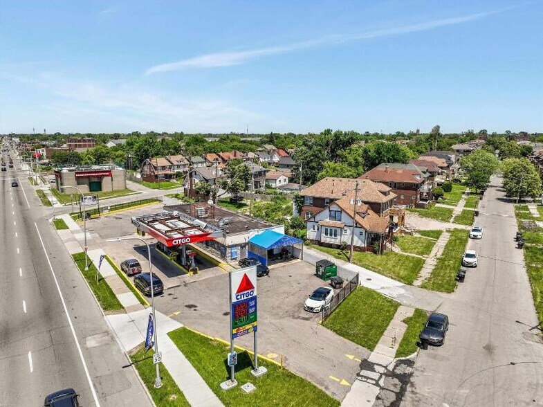 More Photos Of 13730 Livernois Ave, Detroit General Retail For Sale