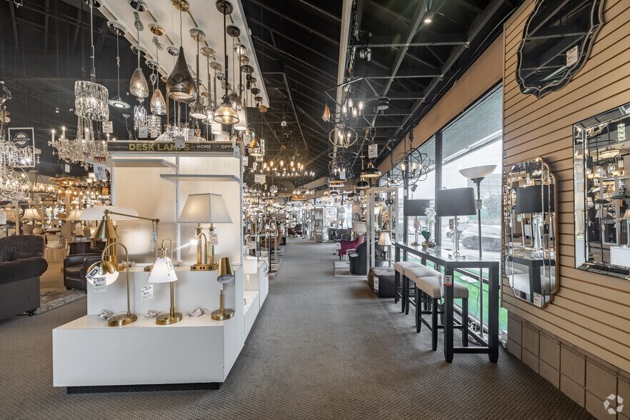 More Photos Of 18989 Hawthorne Blvd Beach, Redondo Beach Freestanding For Lease