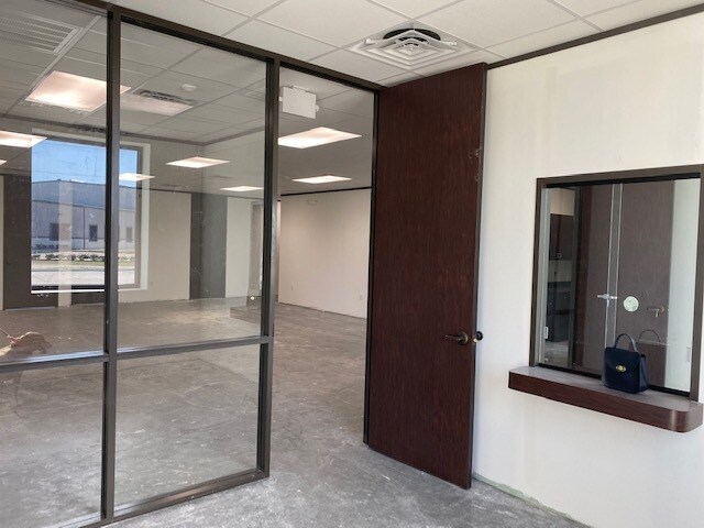 More Photos Of 4484 Genoa Red Bluff Rd, Houston Unknown For Lease