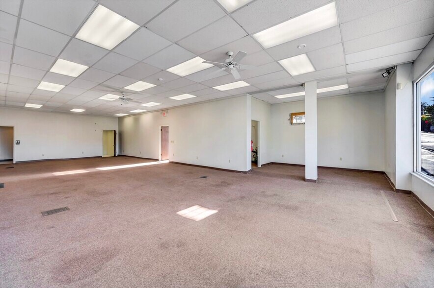 More Photos Of 535 Green Ridge St, Scranton Storefront Retail Residential For Sale