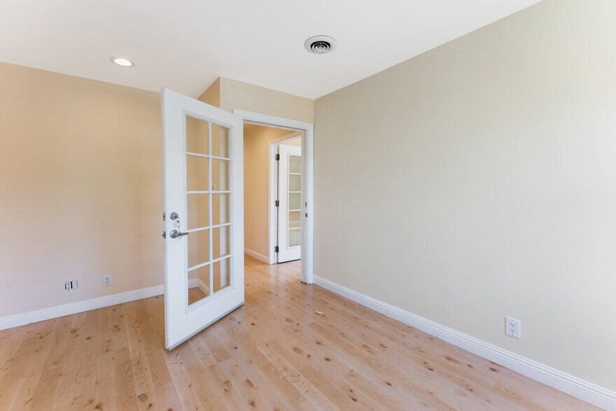 More Photos Of 9024 W Olympic Blvd, Beverly Hills Office For Lease