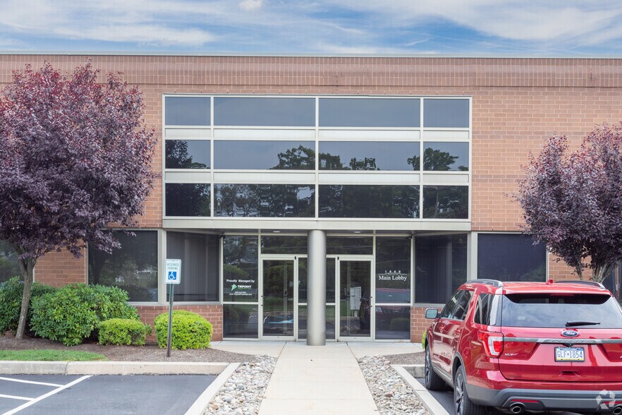 More Photos Of 1060 Andrew Dr, West Chester Office For Lease