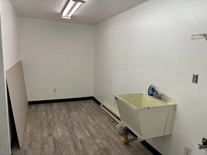 More Photos Of 6658 S 89 Hwy, Ogden Light Manufacturing For Lease