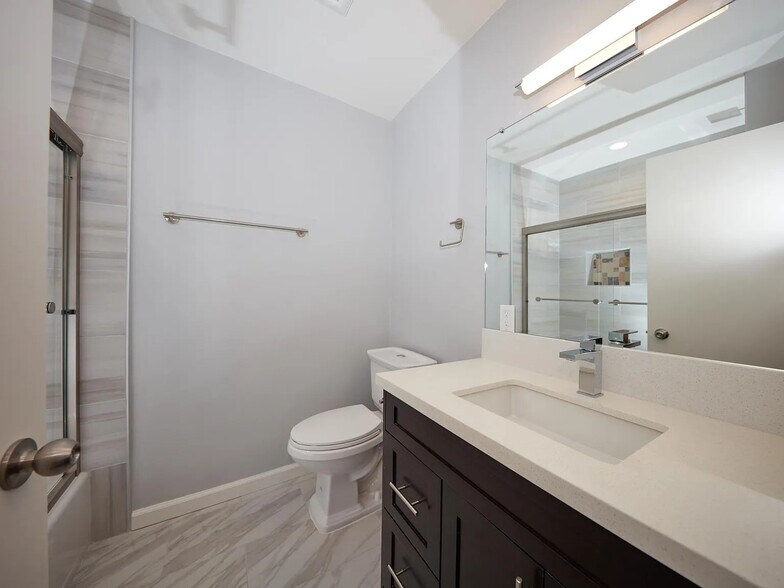 More Photos Of 1811 S Bentley Ave, Los Angeles Apartments For Sale