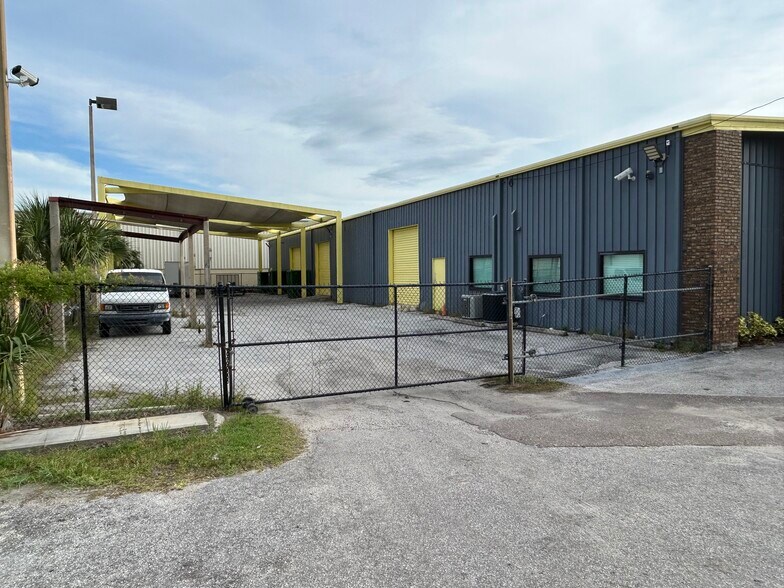 More Photos Of 251 Douglas Rd E, Oldsmar Warehouse For Sale