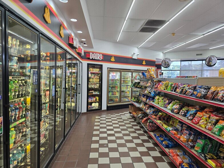 More Photos Of 7401 Jensen Blvd, Hanover Park Service Station For Sale