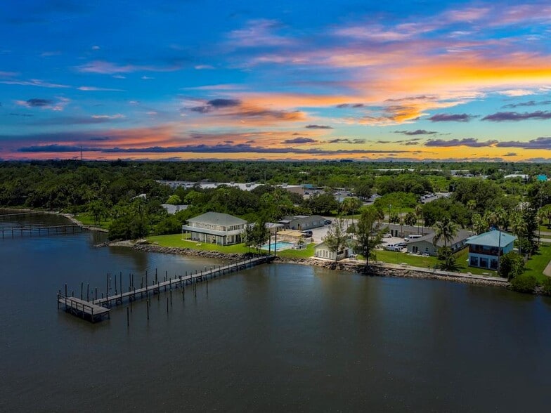 More Photos Of 412 Indian River Dr, Sebastian Hotel For Sale