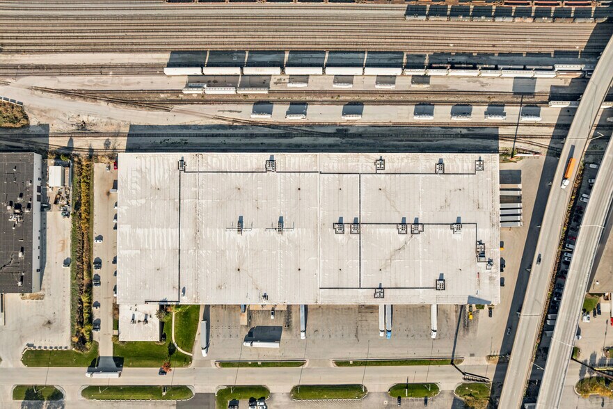 More Photos Of 7300 Santa Fe Dr, Hodgkins Distribution For Lease