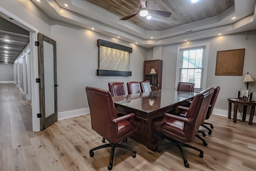 More Photos Of 111 W Washington Ave, Covington Medical For Sale