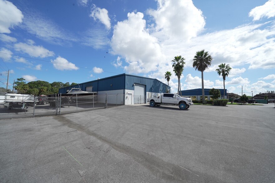More Photos Of 1468 Skees Rd, West Palm Beach Warehouse For Lease