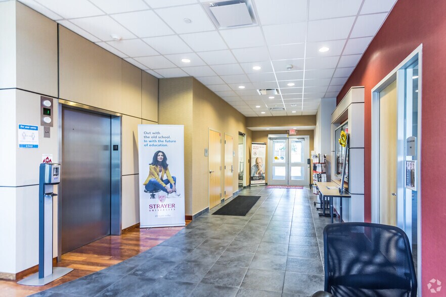 More Photos Of 7275 Appling Farms Pky, Memphis Office For Lease