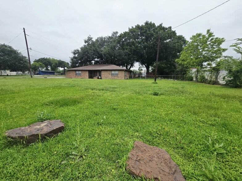 More Photos Of 5930 Killough St, Houston Office For Sale