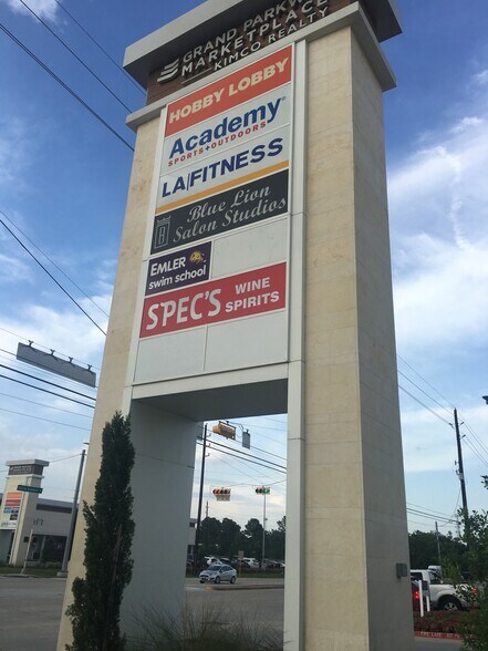 More Photos Of 6633 Spring Stuebner Rd, Spring General Retail For Sale