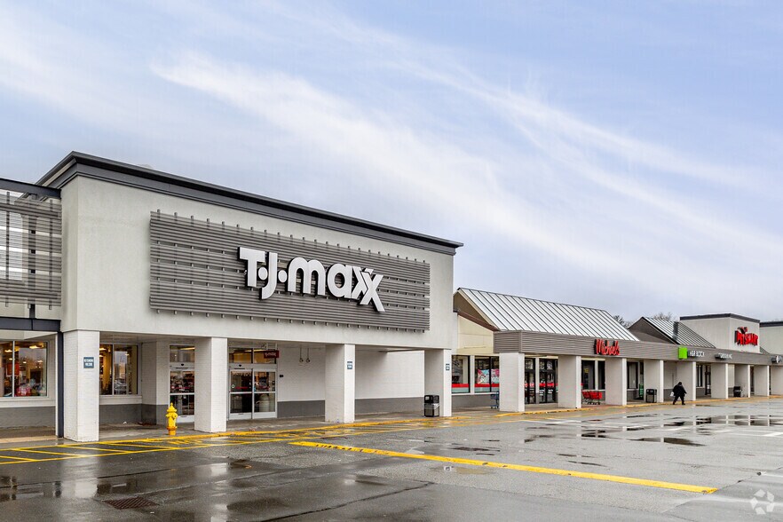 More Photos Of 43 E Rt-59, Nanuet Unknown For Lease