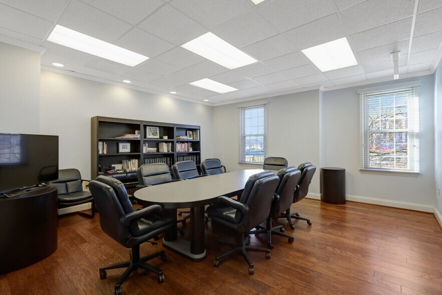 More Photos Of 10474 Armstrong St, Fairfax Medical For Sale