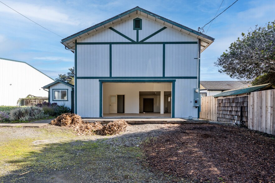 More Photos Of 18651 Old Coast Hwy, Fort Bragg Flex For Sale
