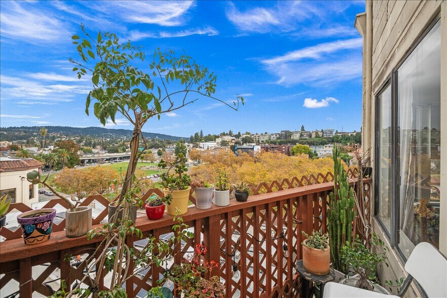 More Photos Of 570 Grand Ave, Oakland Apartments For Sale