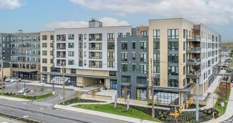 Primary Photo Of 120 Commerce Way, Woburn Apartments For Lease