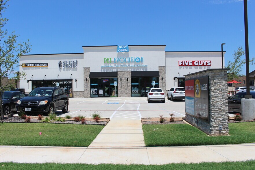 Primary Photo Of 8633 Davis Blvd, North Richland Hills General Retail For Sale