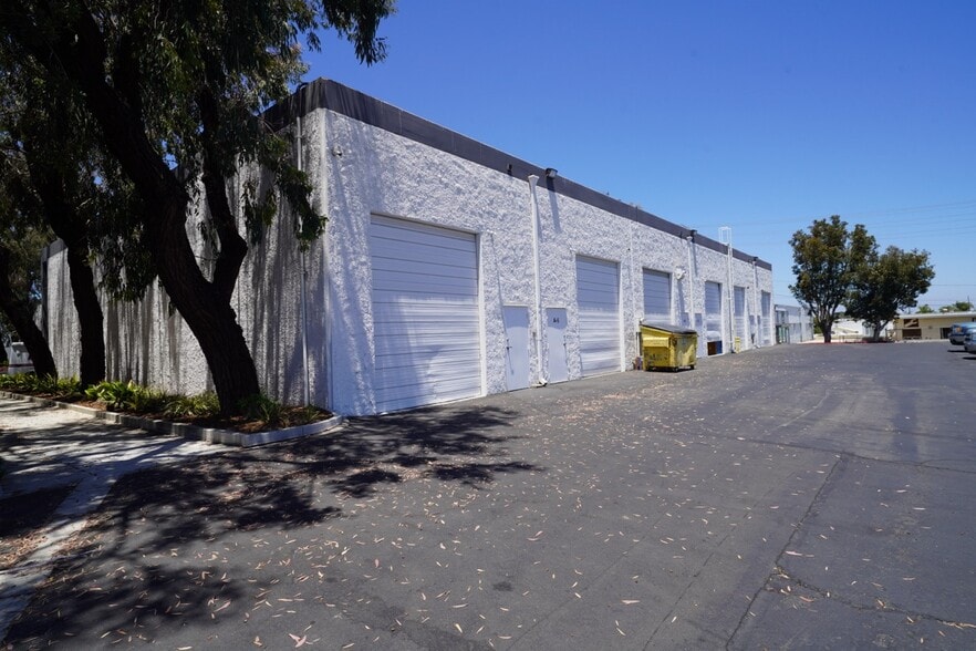 More Photos Of 1599 Superior Ave, Costa Mesa Unknown For Lease