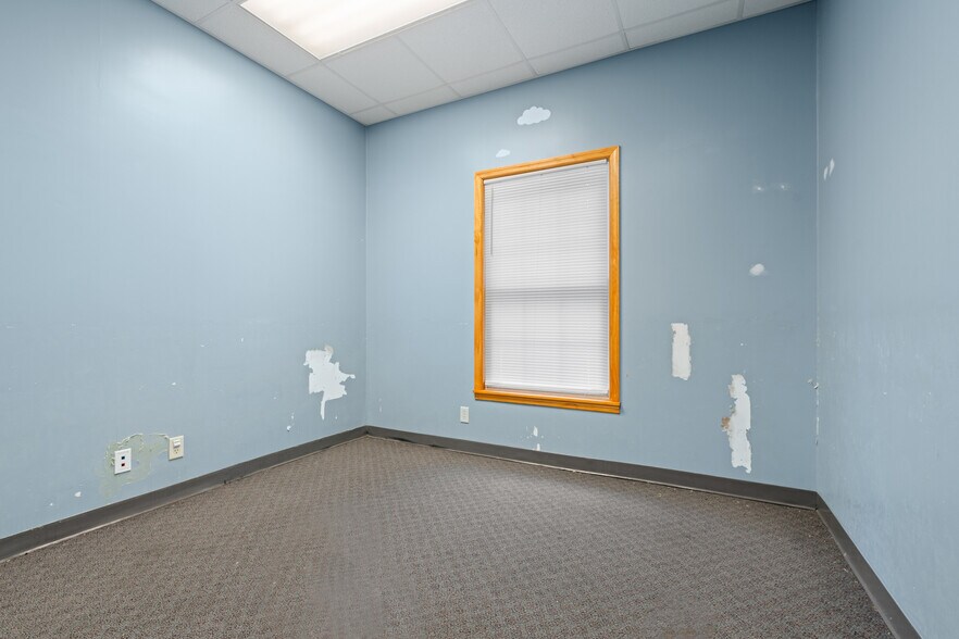 More Photos Of 1481 Dean Forest Rd, Savannah Medical For Lease