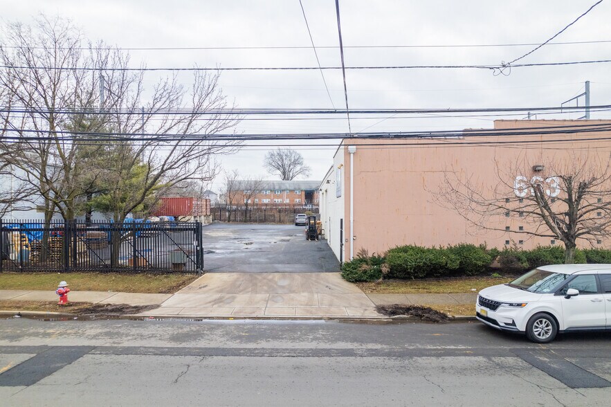 More Photos Of 663 Pennsylvania Ave, Elizabeth Warehouse For Lease