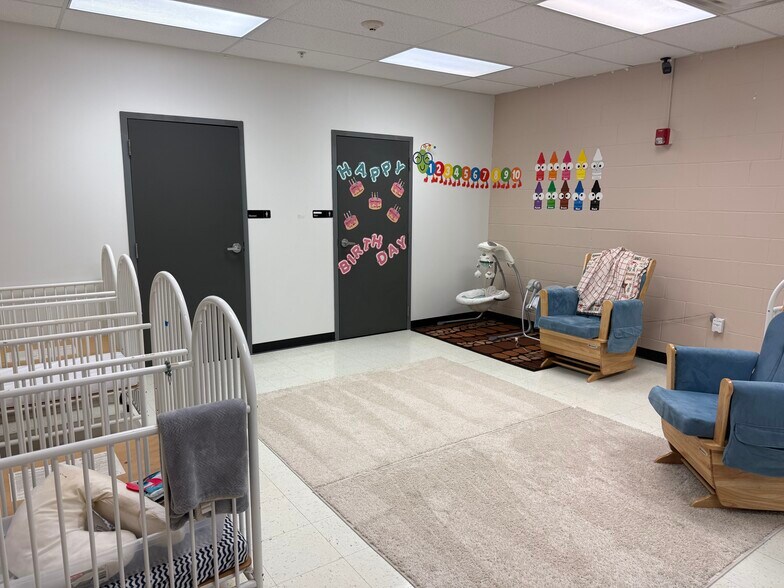 More Photos Of 5225 N 158th Ave, Omaha Daycare Center For Lease