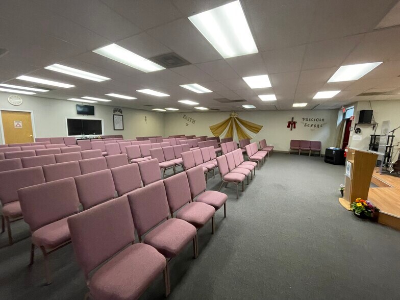 More Photos Of 70-90 Main St, Chicopee Unknown For Lease