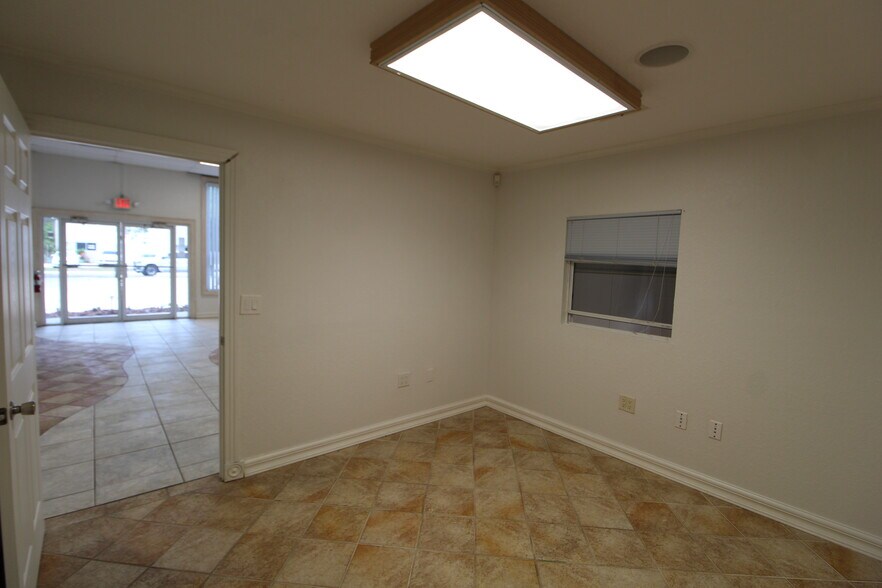 More Photos Of 2208 58th Ave E, Bradenton Warehouse For Sale