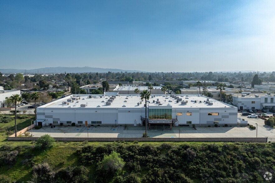 More Photos Of 11911 Clark St, Arcadia Light Manufacturing For Lease