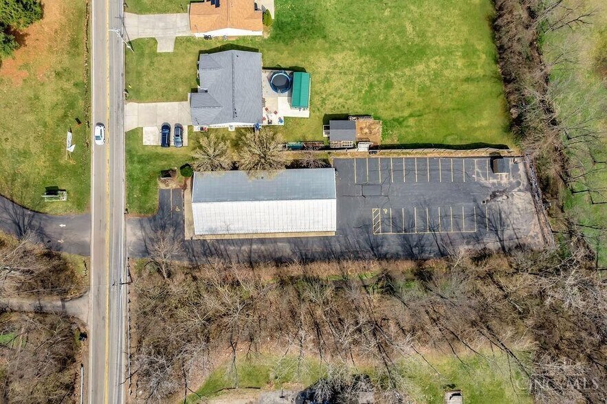 More Photos Of 10456 Pippin Rd, Cincinnati Office For Sale