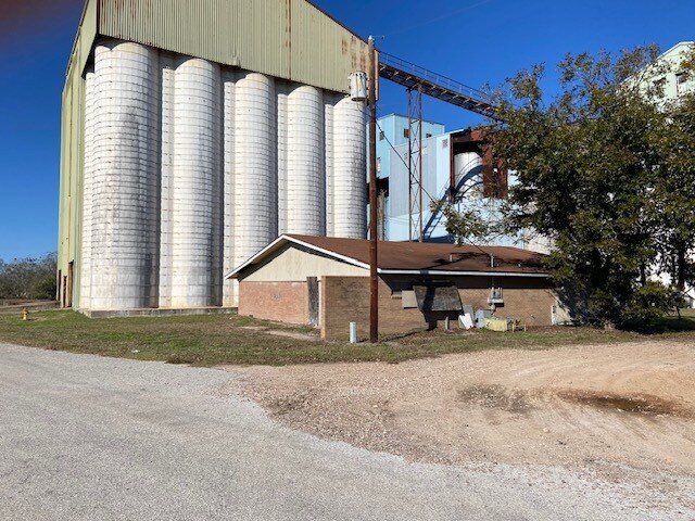 Primary Photo Of 0 Fannin St, Edna Warehouse For Sale