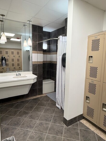 More Photos Of 44 Inverness Center Pky, Birmingham Unknown For Lease