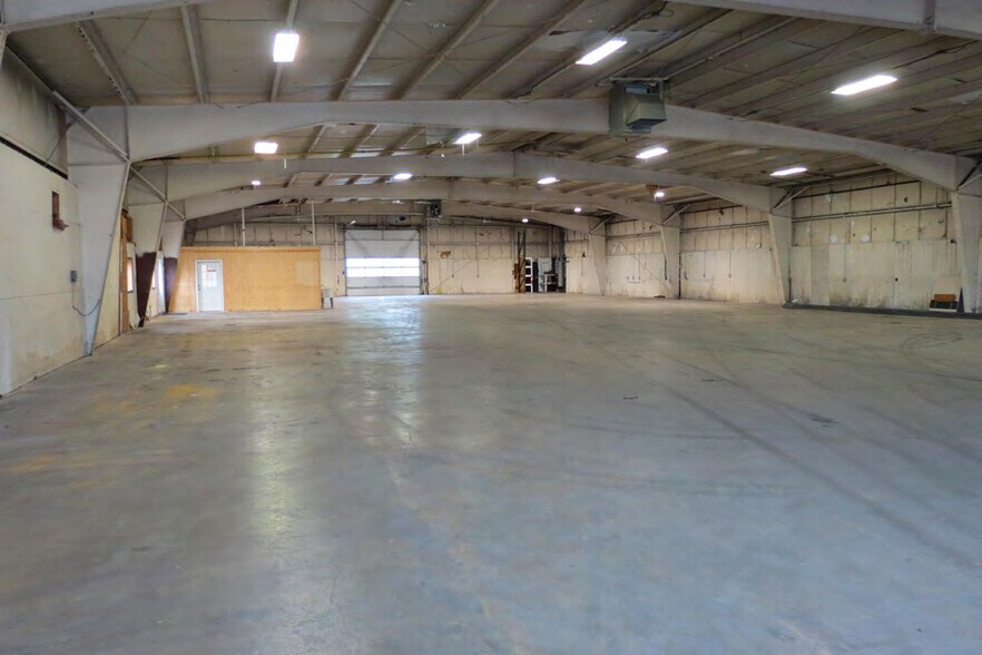 More Photos Of 25 Hess Rd, Leola Manufacturing For Lease
