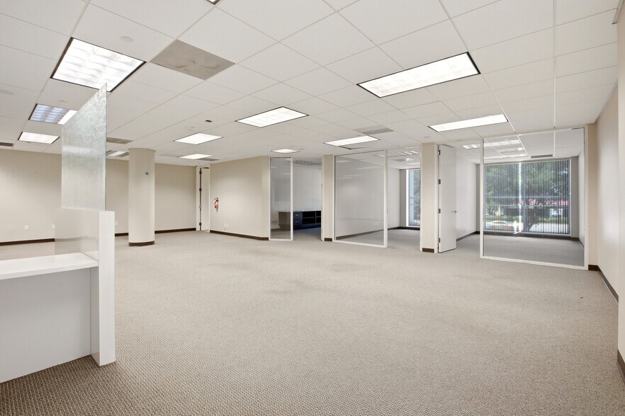 More Photos Of 7900 NW 154th St, Miami Lakes Office Residential For Lease