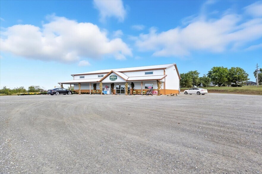 More Photos Of 105 N Broadway St, Syracuse Freestanding For Sale