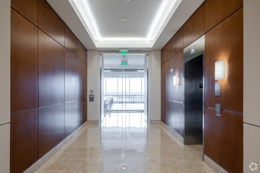 More Photos Of 2000 S Colorado Blvd, Denver Office For Lease