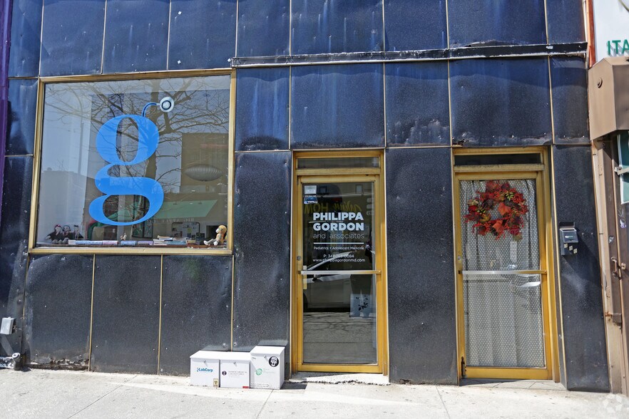 More Photos Of 300 Court St, Brooklyn Storefront Retail Residential For Lease